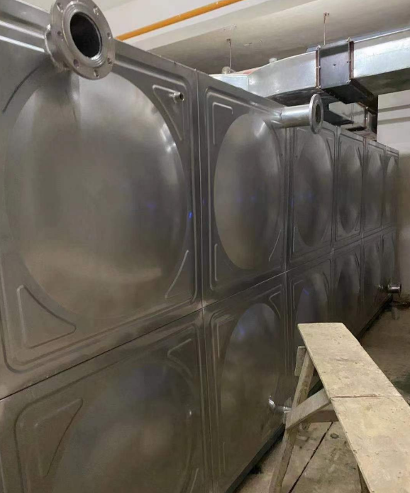 伊春日常维护不锈钢水箱的流程是怎样的